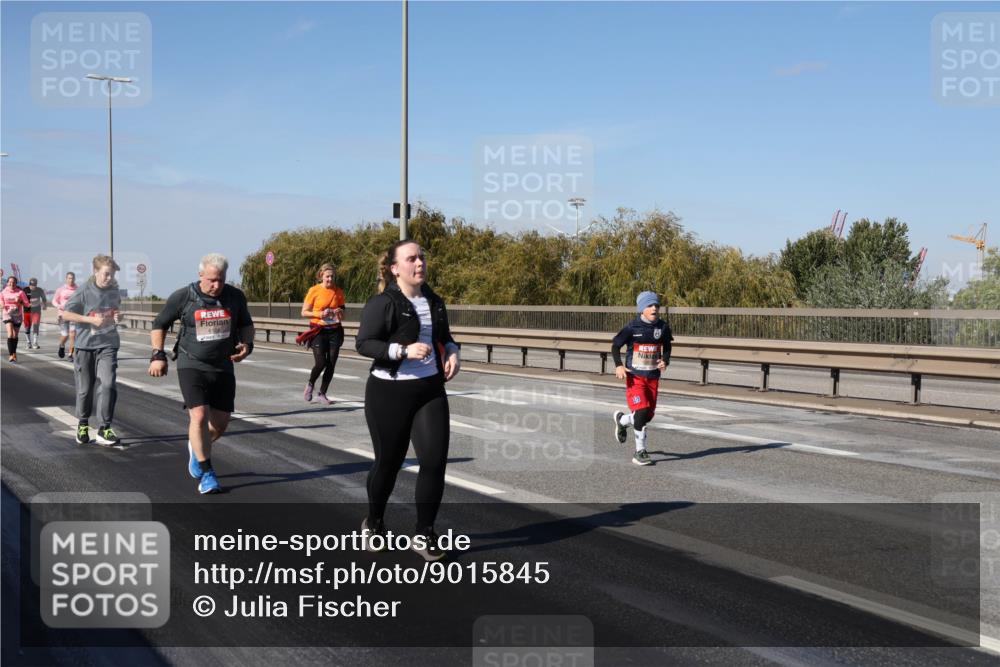 03.10.2025 - Köhlbrandbrückenlauf Julia Fischer http://msf.ph/oto/9015845 03.10.2025 13:15:18 Position 3  meine-sportfotos.de
