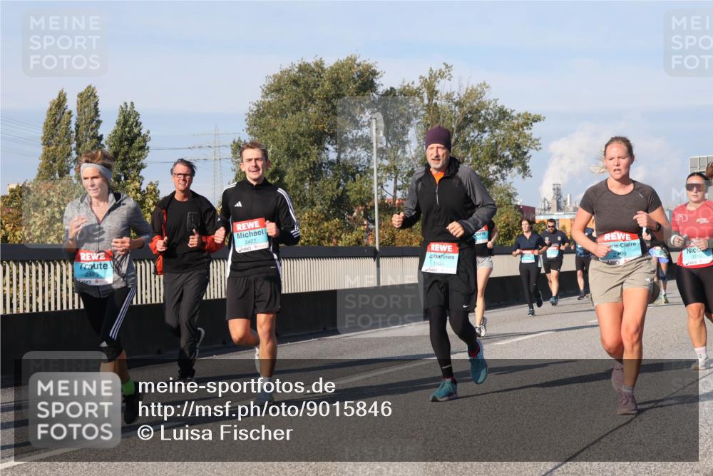 03.10.2025 - Köhlbrandbrückenlauf Luisa Fischer http://msf.ph/oto/9015846 03.10.2025 11:01:04 Position 3 2423, 2422, 1634, 3310 meine-sportfotos.de