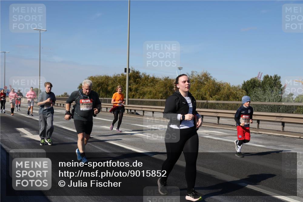 03.10.2025 - Köhlbrandbrückenlauf Julia Fischer http://msf.ph/oto/9015852 03.10.2025 13:15:19 Position 3 6104 meine-sportfotos.de