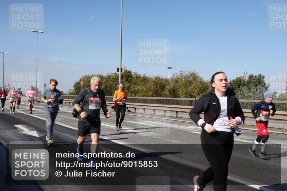 03.10.2025 - Köhlbrandbrückenlauf Julia Fischer http://msf.ph/oto/9015853 03.10.2025 13:15:19 Position 3  meine-sportfotos.de