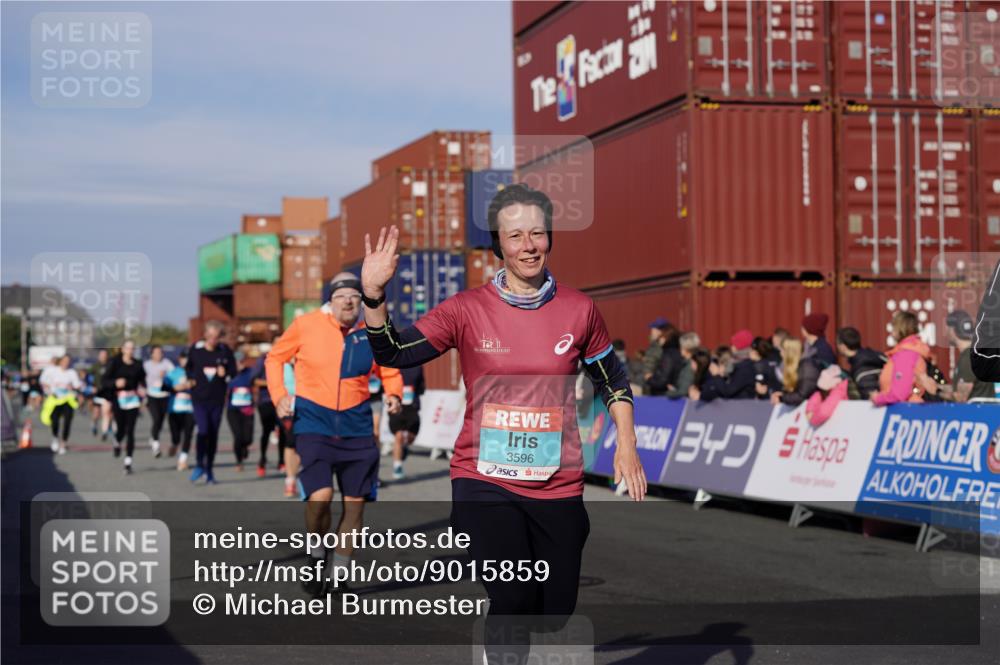 03.10.2025 - Köhlbrandbrückenlauf Michael Burmester http://msf.ph/oto/9015859 03.10.2025 10:15:20 Ziel 1228, 1337, 1637, 1666, 1691, 1761, 1779, 1903, 1905, 2046, 2079, 2719, 2953, 3482, 3515, 3596, 3773 meine-sportfotos.de