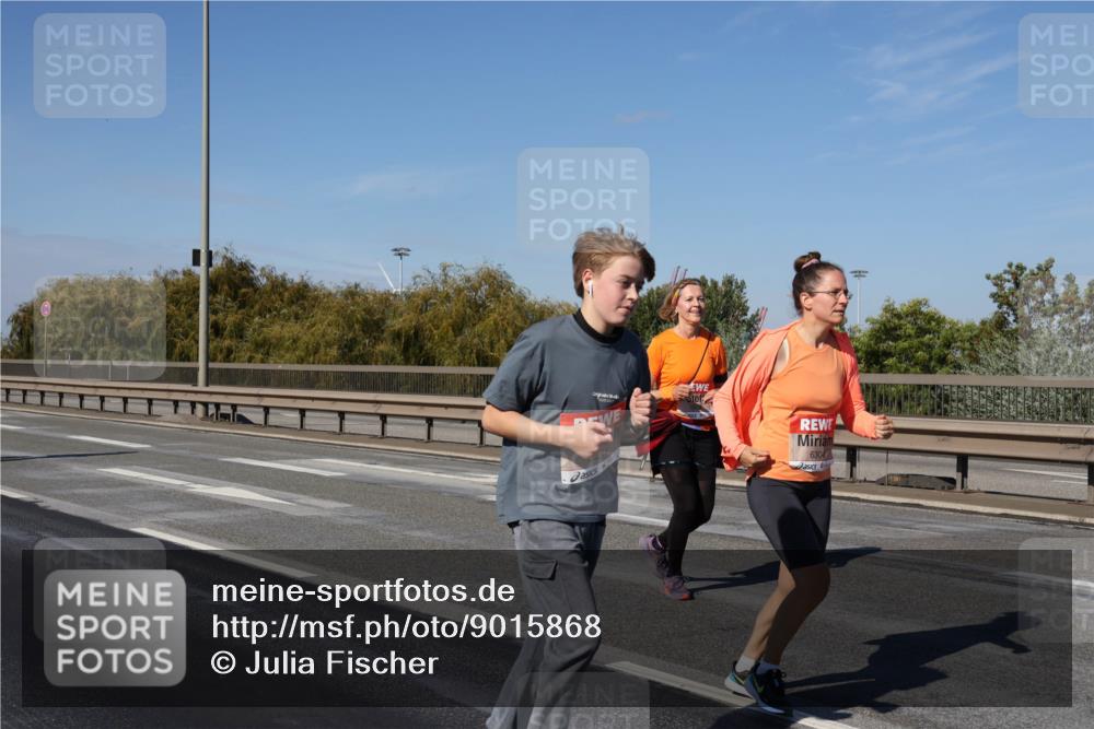 03.10.2025 - Köhlbrandbrückenlauf Julia Fischer http://msf.ph/oto/9015868 03.10.2025 13:15:22 Position 3 6304 meine-sportfotos.de
