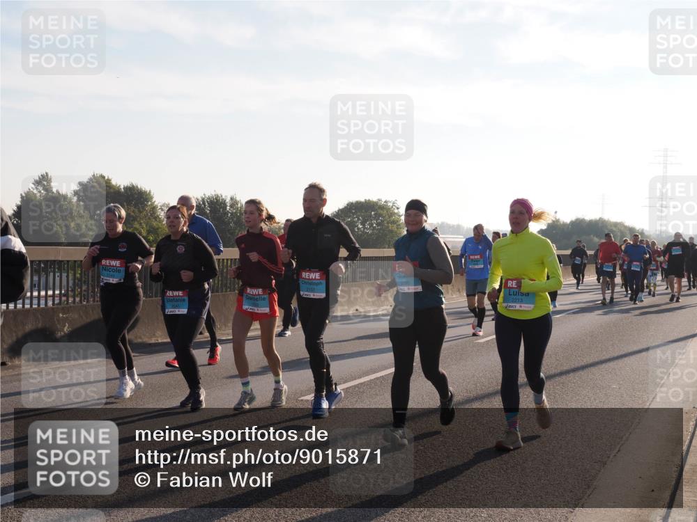 03.10.2025 - Köhlbrandbrückenlauf Fabian Wolf http://msf.ph/oto/9015871 03.10.2025 09:25:33 Position 3 1749, 2137, 2296, 2041, 2213 meine-sportfotos.de