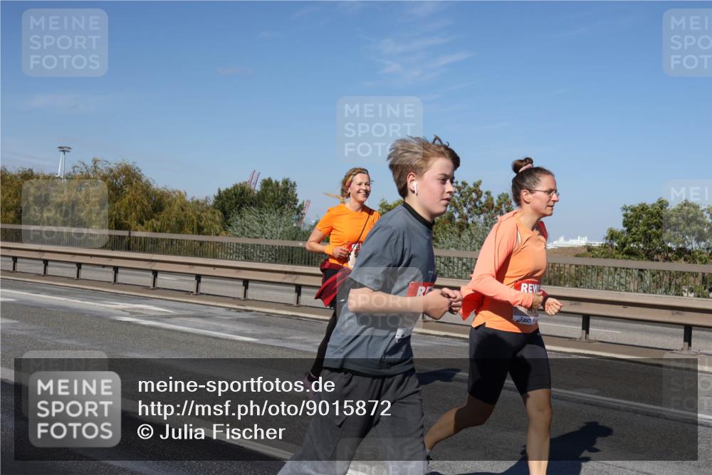 03.10.2025 - Köhlbrandbrückenlauf Julia Fischer http://msf.ph/oto/9015872 03.10.2025 13:15:23 Position 3  meine-sportfotos.de
