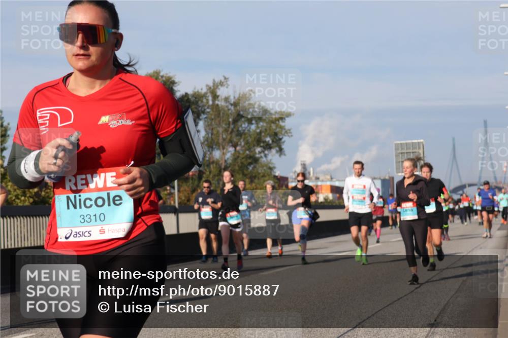 03.10.2025 - Köhlbrandbrückenlauf Luisa Fischer http://msf.ph/oto/9015887 03.10.2025 11:01:08 Position 3 3310 meine-sportfotos.de