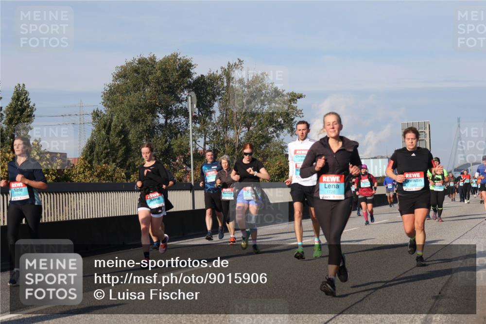 03.10.2025 - Köhlbrandbrückenlauf Luisa Fischer http://msf.ph/oto/9015906 03.10.2025 11:01:09 Position 3 2064, 236, 1720, 1649 meine-sportfotos.de