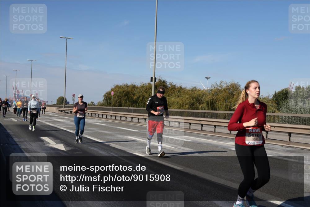 03.10.2025 - Köhlbrandbrückenlauf Julia Fischer http://msf.ph/oto/9015908 03.10.2025 13:15:29 Position 3 5390 meine-sportfotos.de