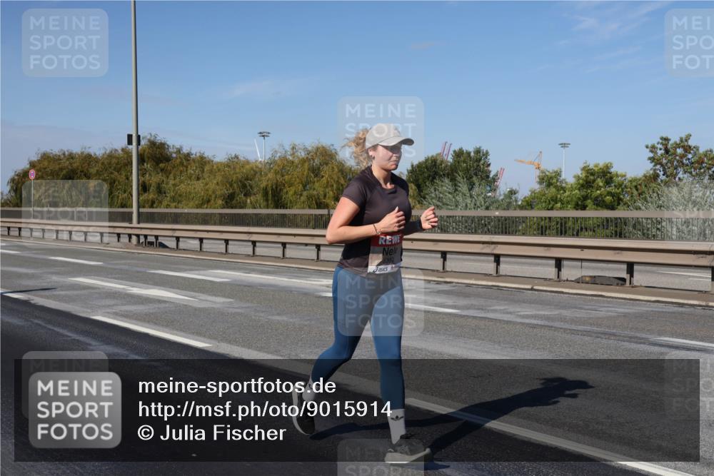 03.10.2025 - Köhlbrandbrückenlauf Julia Fischer http://msf.ph/oto/9015914 03.10.2025 13:15:33 Position 3 5367 meine-sportfotos.de