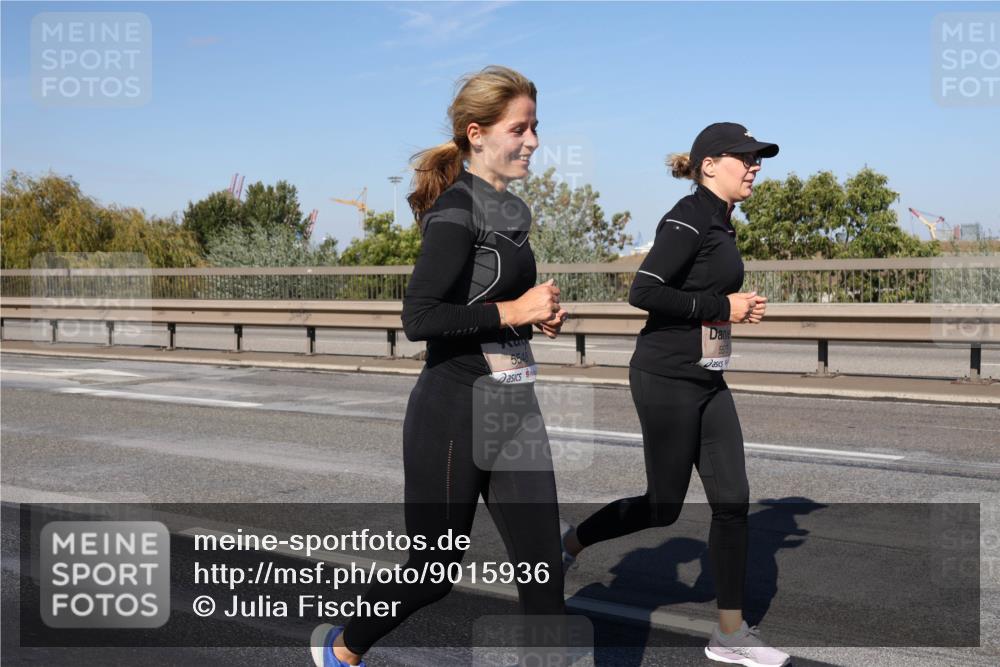 03.10.2025 - Köhlbrandbrückenlauf Julia Fischer http://msf.ph/oto/9015936 03.10.2025 13:15:42 Position 3 554, 5575 meine-sportfotos.de