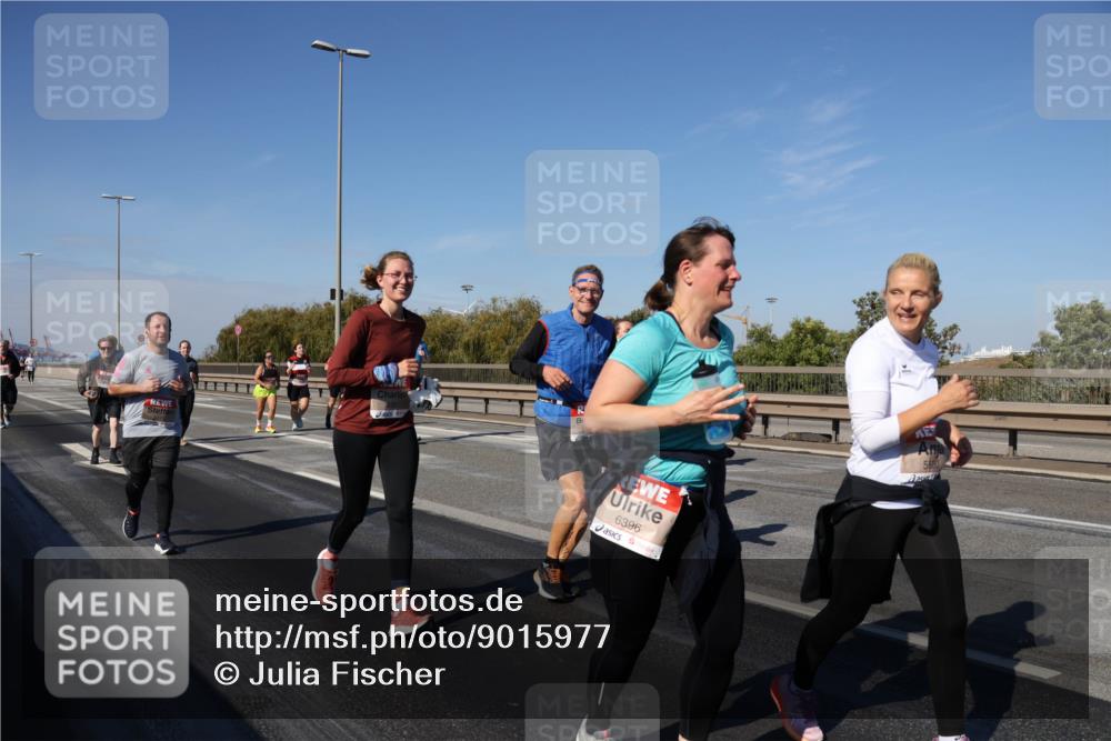 03.10.2025 - Köhlbrandbrückenlauf Julia Fischer http://msf.ph/oto/9015977 03.10.2025 13:15:50 Position 3 2, 6396 meine-sportfotos.de