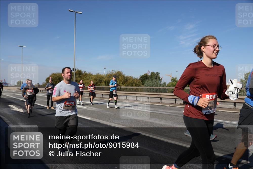 03.10.2025 - Köhlbrandbrückenlauf Julia Fischer http://msf.ph/oto/9015984 03.10.2025 13:15:51 Position 3 5313, 6381 meine-sportfotos.de