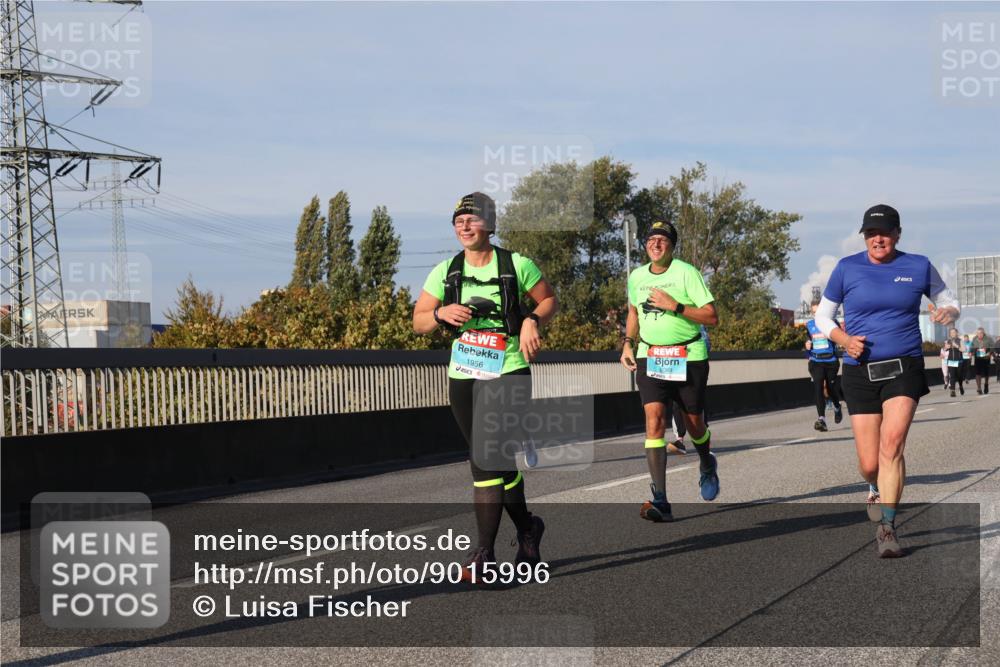 03.10.2025 - Köhlbrandbrückenlauf Luisa Fischer http://msf.ph/oto/9015996 03.10.2025 11:01:17 Position 3 1956, 089 meine-sportfotos.de