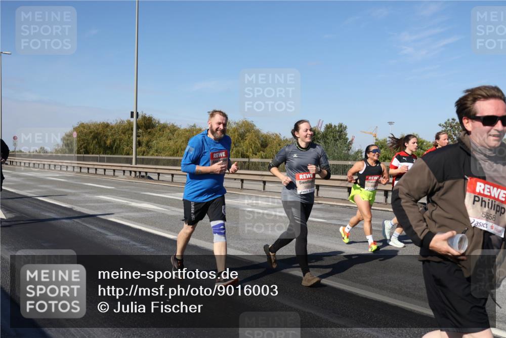 03.10.2025 - Köhlbrandbrückenlauf Julia Fischer http://msf.ph/oto/9016003 03.10.2025 13:15:54 Position 3 5558 meine-sportfotos.de