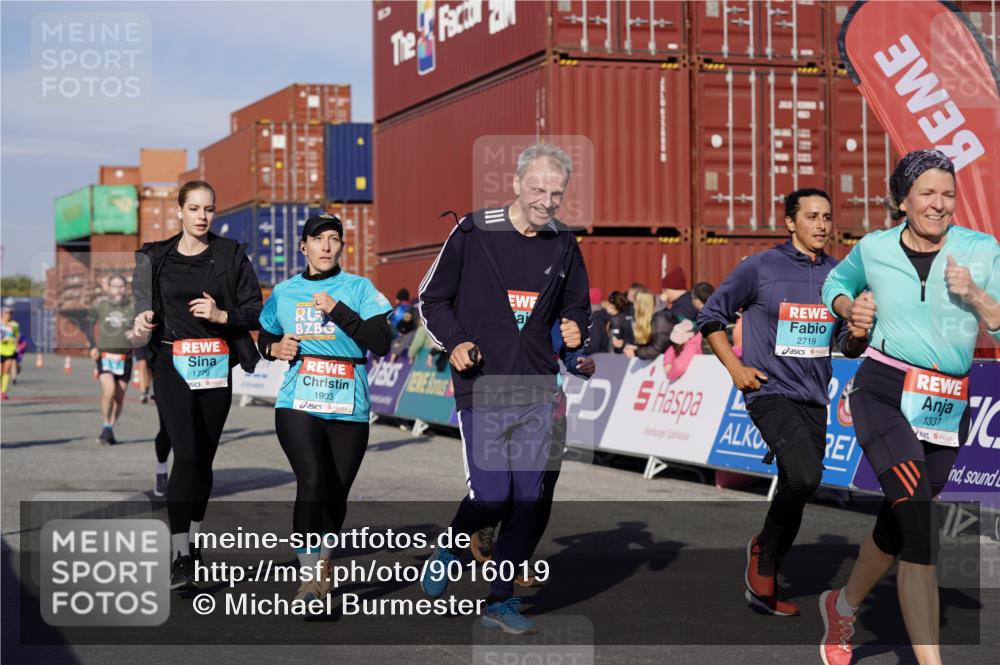 03.10.2025 - Köhlbrandbrückenlauf Michael Burmester http://msf.ph/oto/9016019 03.10.2025 10:15:25 Ziel 1228, 1337, 1390, 1637, 1666, 1779, 1903, 1905, 2017, 2079, 2368, 2454, 2719, 2929, 2953, 3069, 3482, 3773, 3788 meine-sportfotos.de