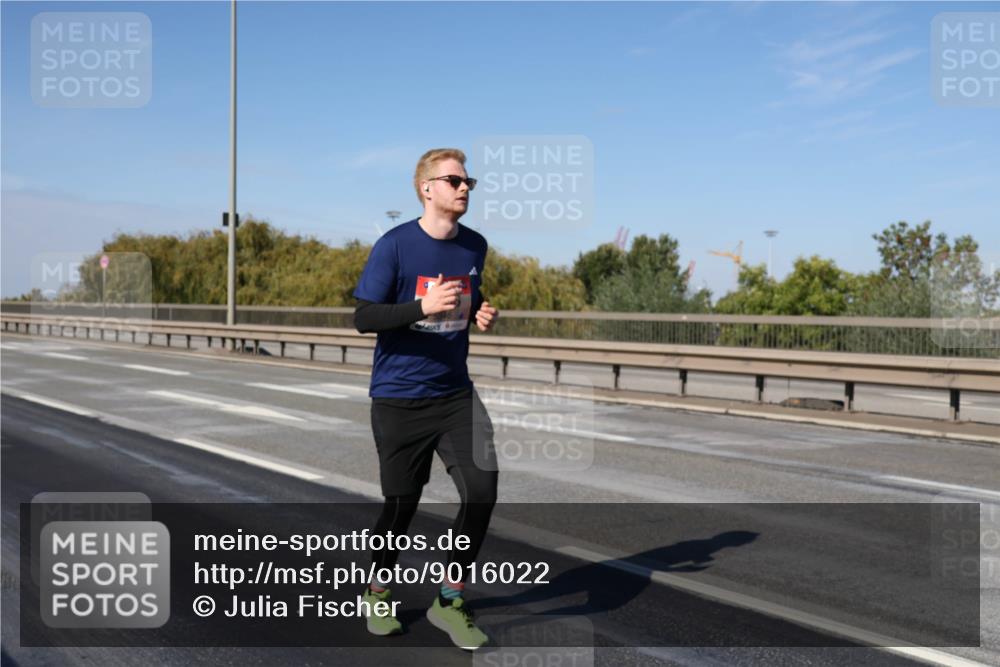 03.10.2025 - Köhlbrandbrückenlauf Julia Fischer http://msf.ph/oto/9016022 03.10.2025 13:15:59 Position 3  meine-sportfotos.de