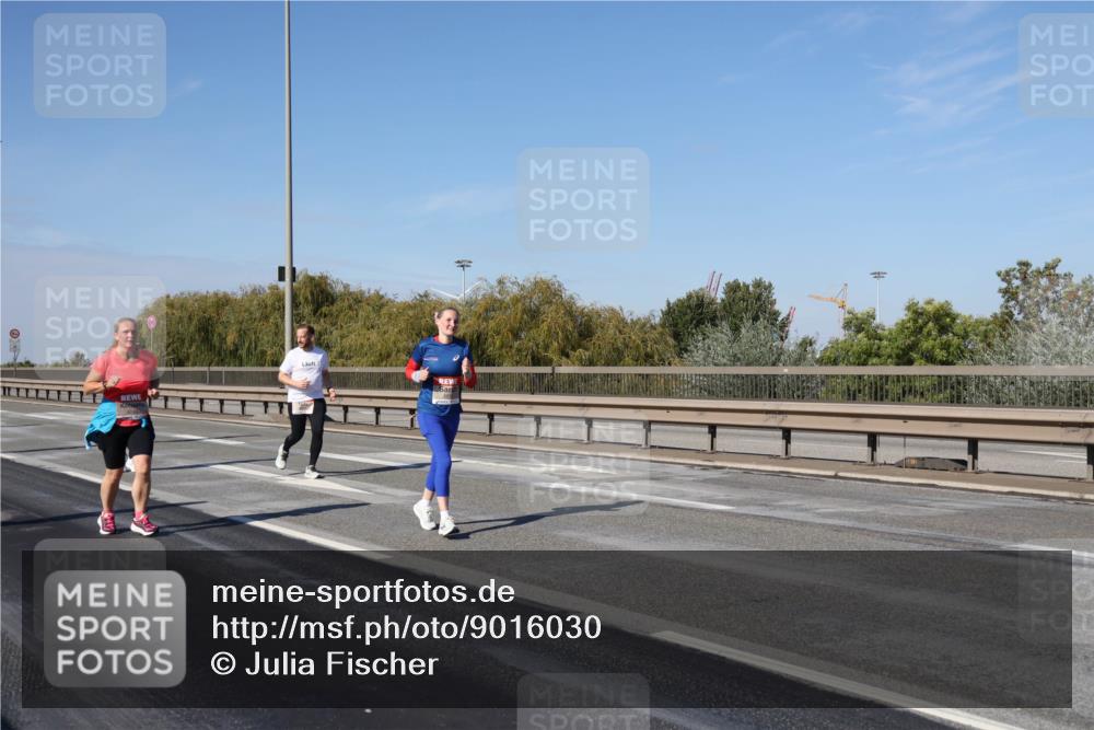 03.10.2025 - Köhlbrandbrückenlauf Julia Fischer http://msf.ph/oto/9016030 03.10.2025 13:16:10 Position 3  meine-sportfotos.de