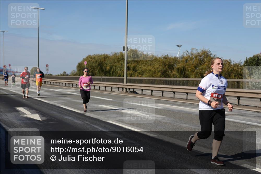 03.10.2025 - Köhlbrandbrückenlauf Julia Fischer http://msf.ph/oto/9016054 03.10.2025 13:16:17 Position 3  meine-sportfotos.de