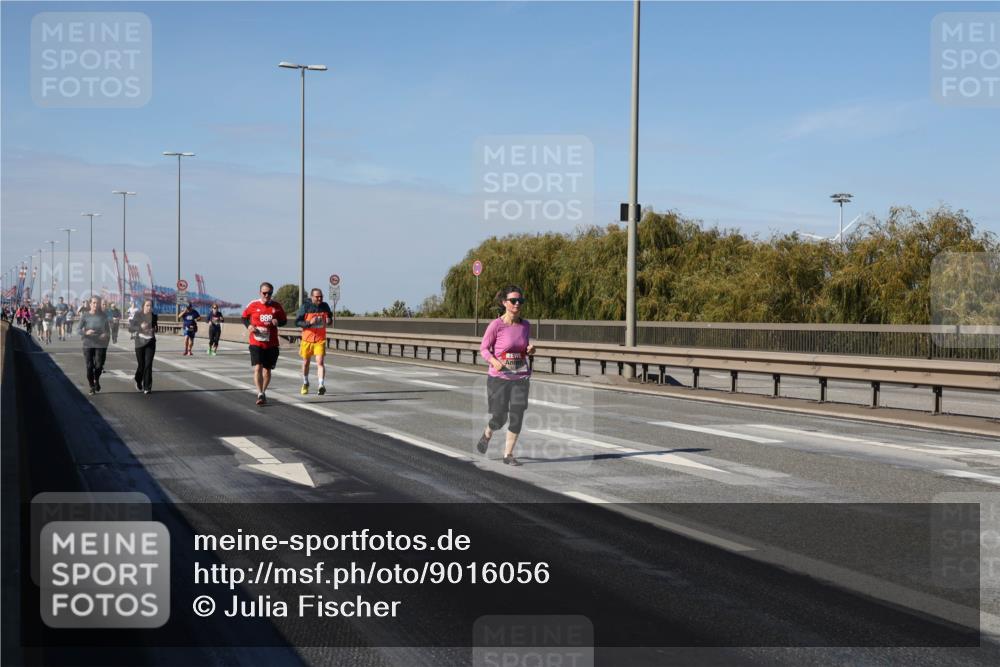 03.10.2025 - Köhlbrandbrückenlauf Julia Fischer http://msf.ph/oto/9016056 03.10.2025 13:16:17 Position 3 888 meine-sportfotos.de