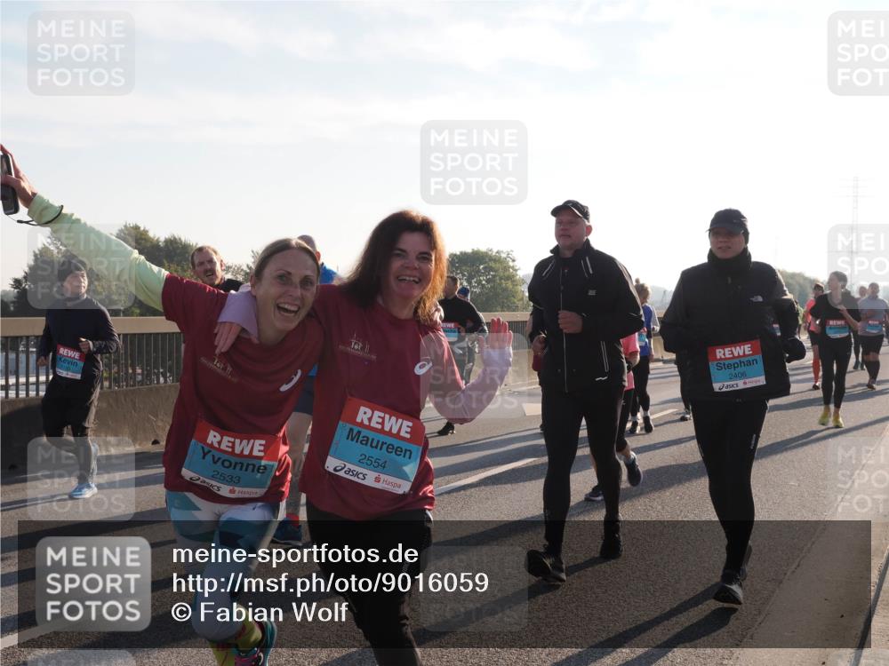 03.10.2025 - Köhlbrandbrückenlauf Fabian Wolf http://msf.ph/oto/9016059 03.10.2025 09:25:45 Position 3 2533, 2554, 2406 meine-sportfotos.de