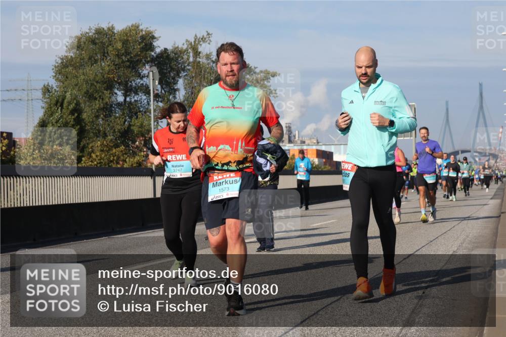 03.10.2025 - Köhlbrandbrückenlauf Luisa Fischer http://msf.ph/oto/9016080 03.10.2025 11:01:27 Position 3 20, 25, 3747, 1573 meine-sportfotos.de