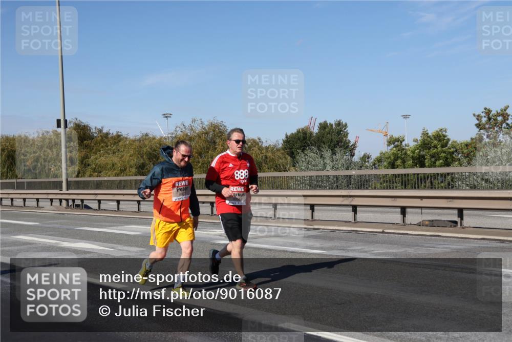 03.10.2025 - Köhlbrandbrückenlauf Julia Fischer http://msf.ph/oto/9016087 03.10.2025 13:16:25 Position 3 888 meine-sportfotos.de