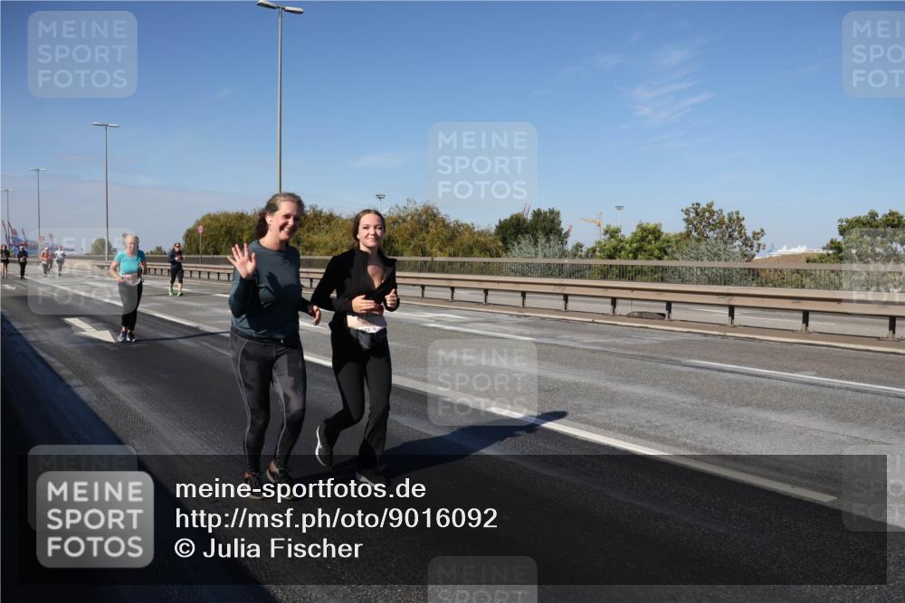 03.10.2025 - Köhlbrandbrückenlauf Julia Fischer http://msf.ph/oto/9016092 03.10.2025 13:16:28 Position 3  meine-sportfotos.de