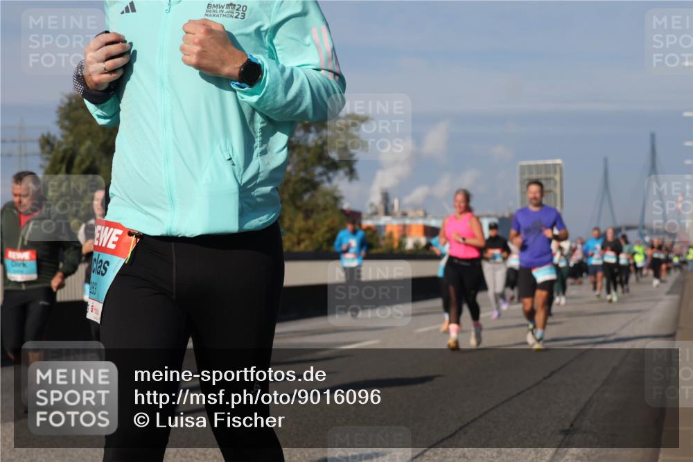 03.10.2025 - Köhlbrandbrückenlauf Luisa Fischer http://msf.ph/oto/9016096 03.10.2025 11:01:29 Position 3 20, 23 meine-sportfotos.de