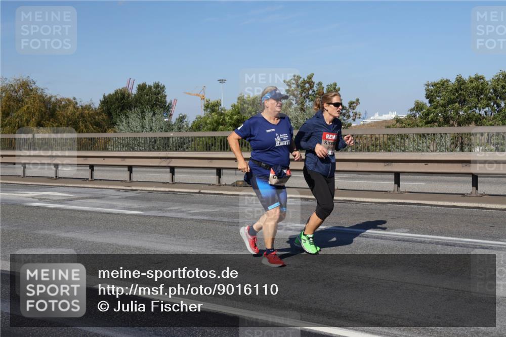 03.10.2025 - Köhlbrandbrückenlauf Julia Fischer http://msf.ph/oto/9016110 03.10.2025 13:16:36 Position 3  meine-sportfotos.de