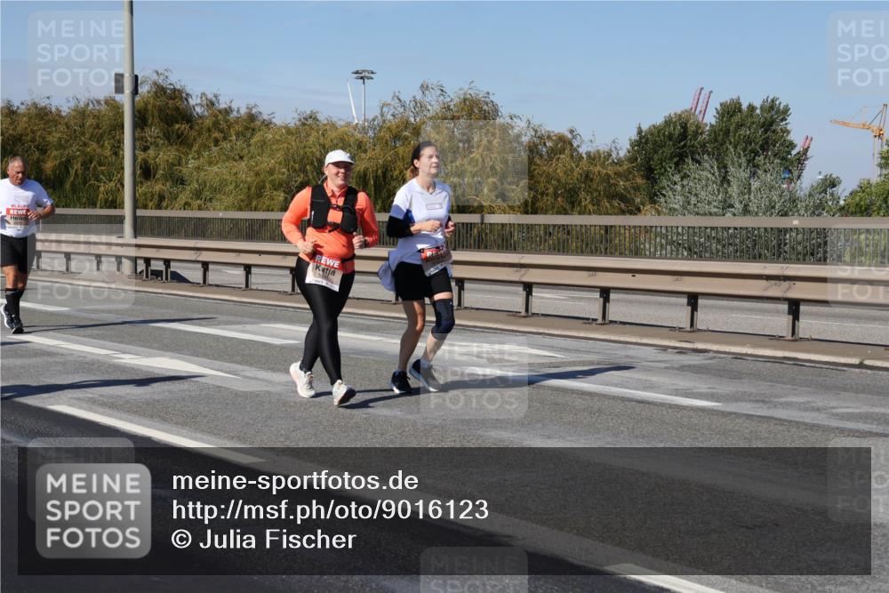 03.10.2025 - Köhlbrandbrückenlauf Julia Fischer http://msf.ph/oto/9016123 03.10.2025 13:16:42 Position 3 5241 meine-sportfotos.de