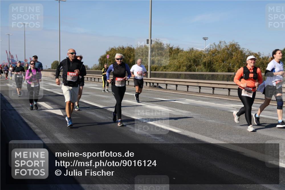 03.10.2025 - Köhlbrandbrückenlauf Julia Fischer http://msf.ph/oto/9016124 03.10.2025 13:16:43 Position 3  meine-sportfotos.de