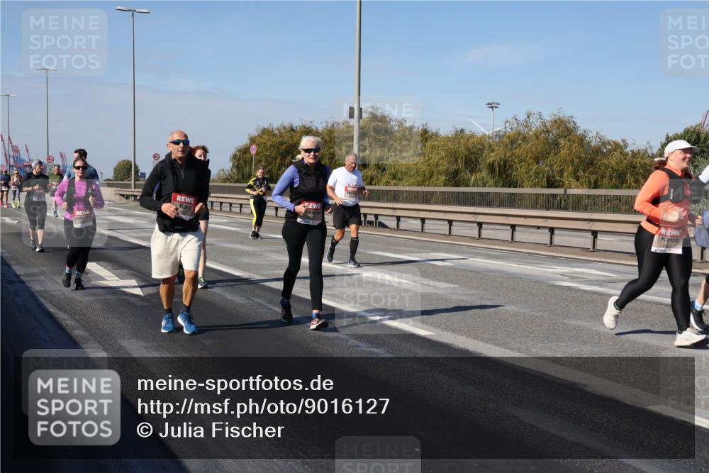 03.10.2025 - Köhlbrandbrückenlauf Julia Fischer http://msf.ph/oto/9016127 03.10.2025 13:16:43 Position 3  meine-sportfotos.de