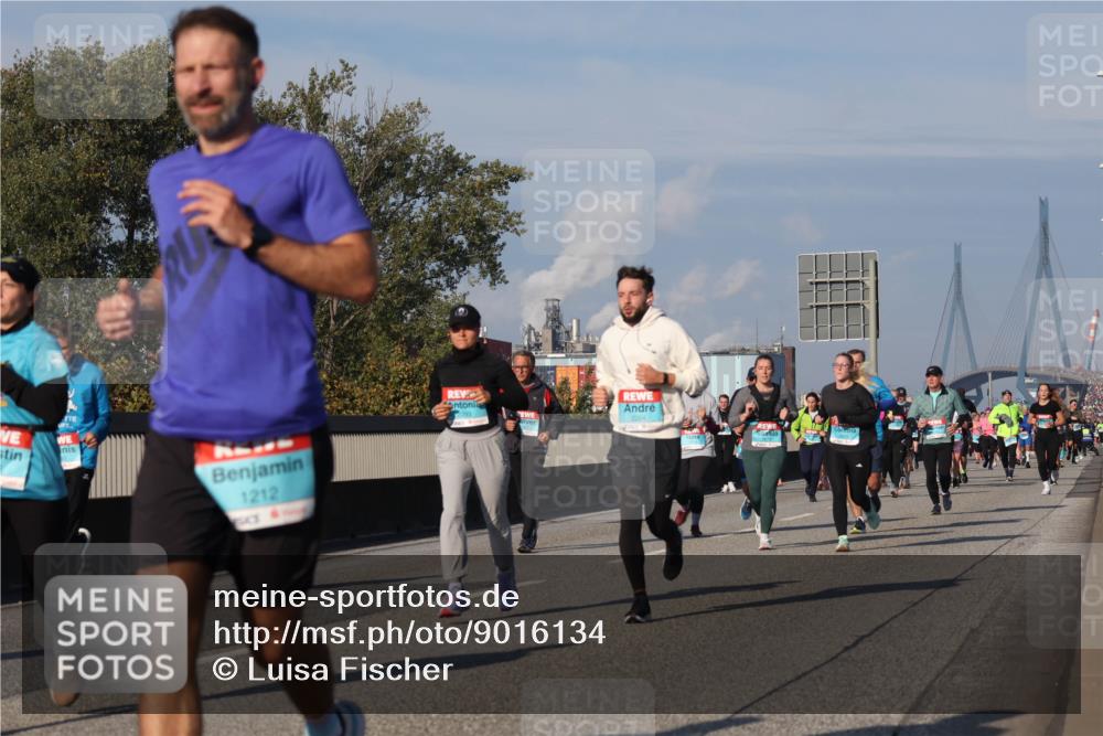 03.10.2025 - Köhlbrandbrückenlauf Luisa Fischer http://msf.ph/oto/9016134 03.10.2025 11:01:33 Position 3 4314, 1212, 2254 meine-sportfotos.de