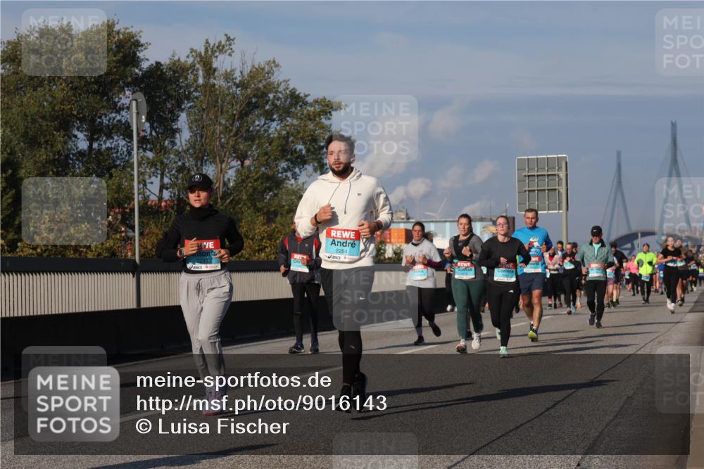 03.10.2025 - Köhlbrandbrückenlauf Luisa Fischer http://msf.ph/oto/9016143 03.10.2025 11:01:34 Position 3 2254, 2641 meine-sportfotos.de