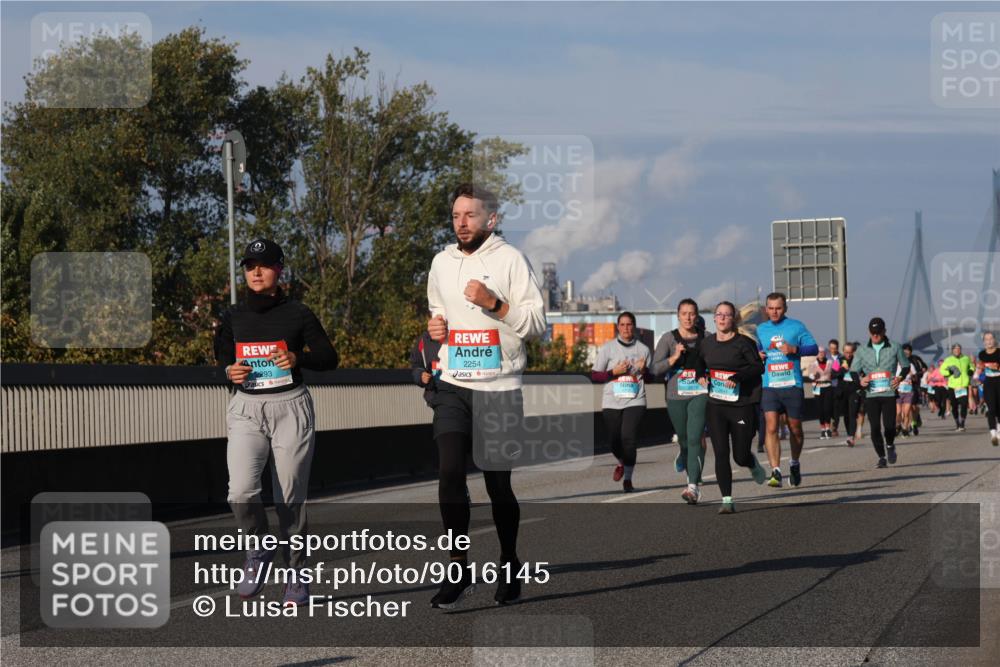 03.10.2025 - Köhlbrandbrückenlauf Luisa Fischer http://msf.ph/oto/9016145 03.10.2025 11:01:34 Position 3 2293, 2254 meine-sportfotos.de