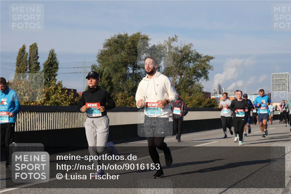 03.10.2025 - Köhlbrandbrückenlauf Luisa Fischer http://msf.ph/oto/9016153 03.10.2025 11:01:35 Position 3 2254, 3450, 2293 meine-sportfotos.de