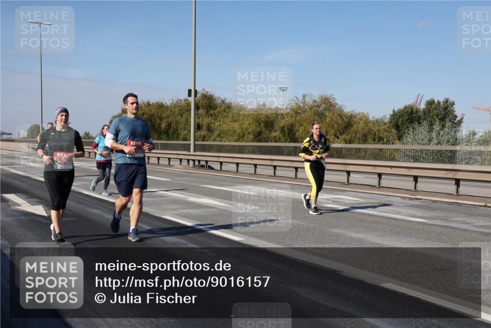 03.10.2025 - Köhlbrandbrückenlauf Julia Fischer http://msf.ph/oto/9016157 03.10.2025 13:16:48 Position 3  meine-sportfotos.de