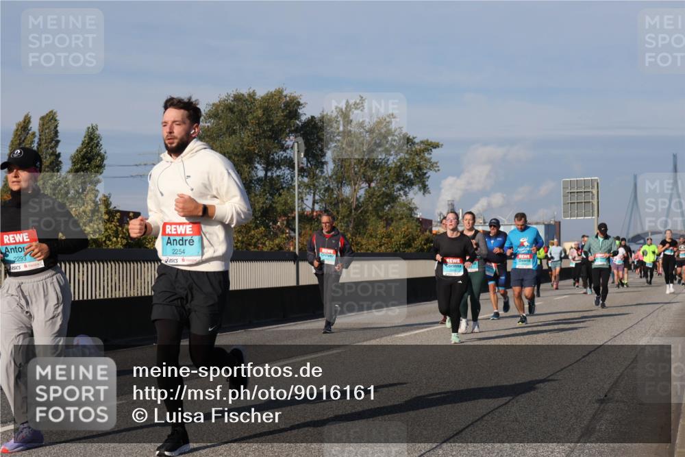 03.10.2025 - Köhlbrandbrückenlauf Luisa Fischer http://msf.ph/oto/9016161 03.10.2025 11:01:36 Position 3 2293, 2254, 2641 meine-sportfotos.de