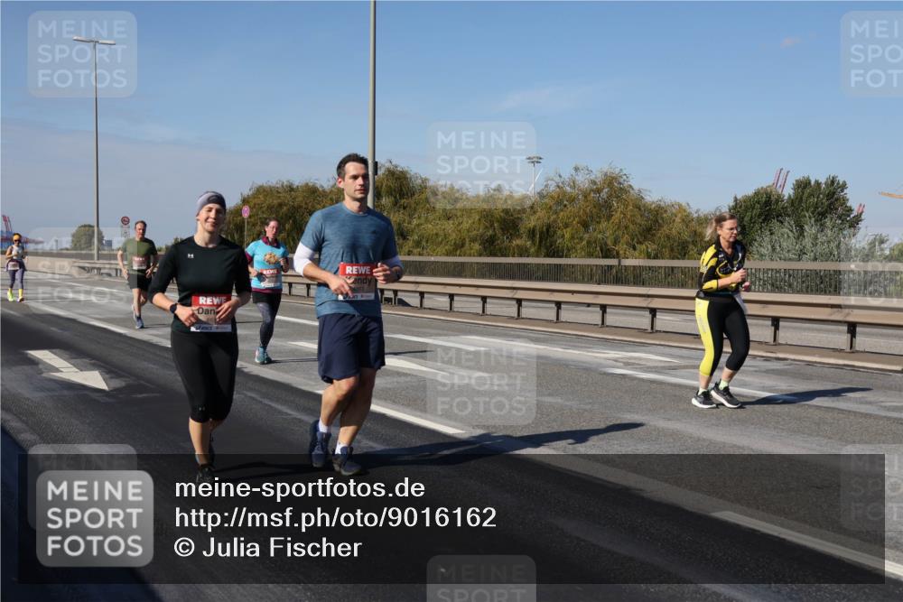 03.10.2025 - Köhlbrandbrückenlauf Julia Fischer http://msf.ph/oto/9016162 03.10.2025 13:16:49 Position 3  meine-sportfotos.de