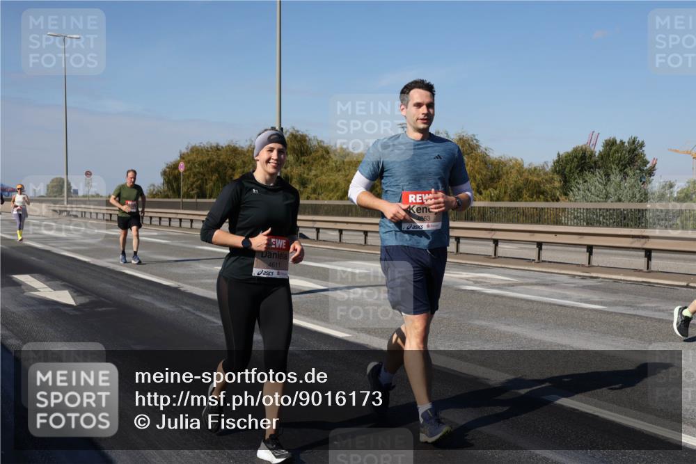 03.10.2025 - Köhlbrandbrückenlauf Julia Fischer http://msf.ph/oto/9016173 03.10.2025 13:16:50 Position 3 4611, 4863 meine-sportfotos.de