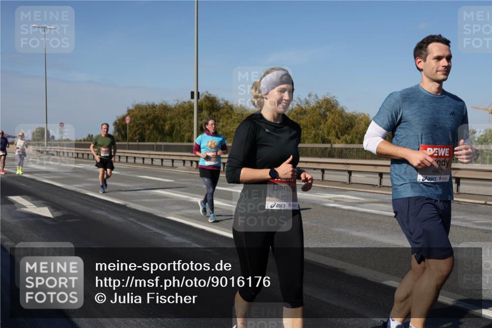 03.10.2025 - Köhlbrandbrückenlauf Julia Fischer http://msf.ph/oto/9016176 03.10.2025 13:16:51 Position 3 4611, 4863 meine-sportfotos.de