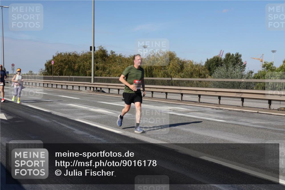 03.10.2025 - Köhlbrandbrückenlauf Julia Fischer http://msf.ph/oto/9016178 03.10.2025 13:16:54 Position 3  meine-sportfotos.de