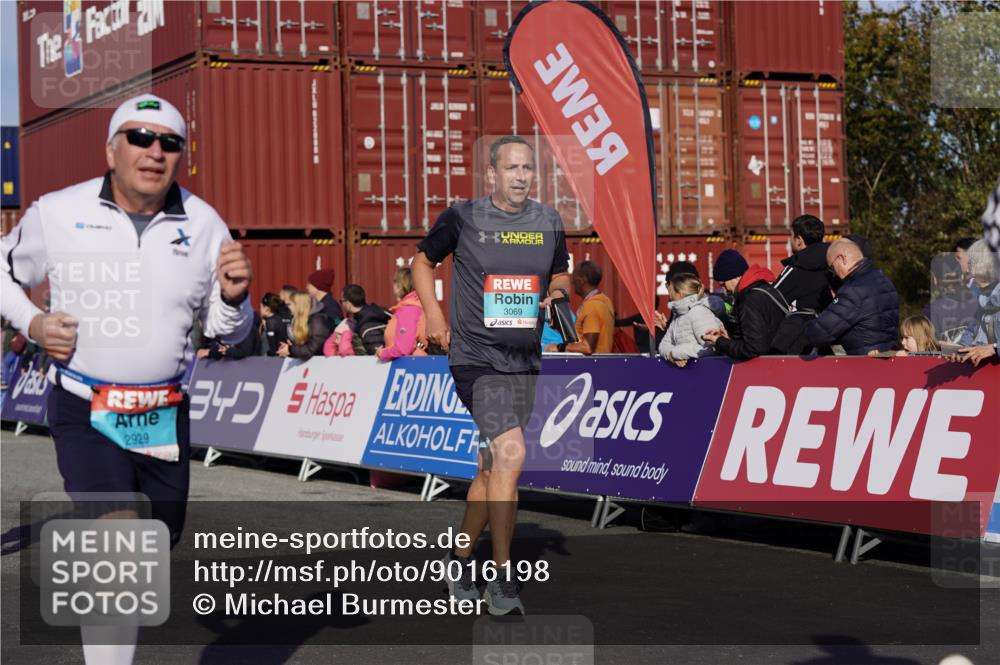 03.10.2025 - Köhlbrandbrückenlauf Michael Burmester http://msf.ph/oto/9016198 03.10.2025 10:15:33 Ziel 1390, 1492, 1565, 1752, 1879, 2017, 2118, 2368, 2454, 2929, 2996, 3069, 3219, 3220, 3788 meine-sportfotos.de