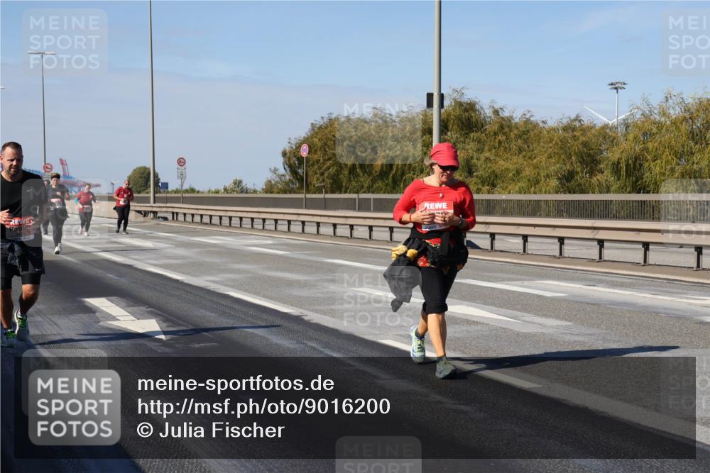 03.10.2025 - Köhlbrandbrückenlauf Julia Fischer http://msf.ph/oto/9016200 03.10.2025 13:17:03 Position 3 5176 meine-sportfotos.de