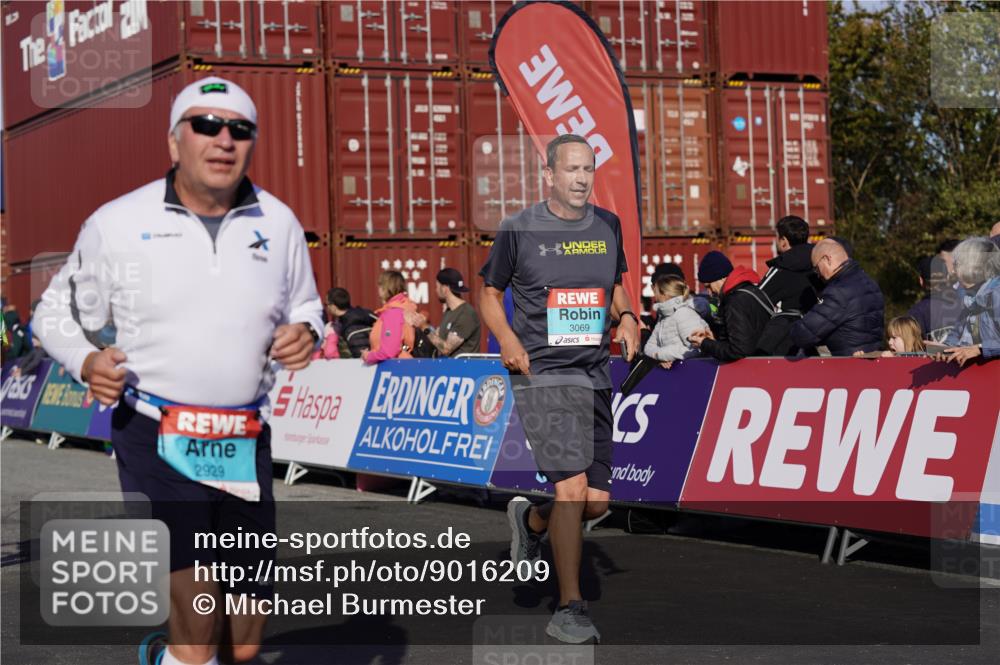 03.10.2025 - Köhlbrandbrückenlauf Michael Burmester http://msf.ph/oto/9016209 03.10.2025 10:15:33 Ziel 1390, 1492, 1565, 1752, 1879, 2017, 2118, 2368, 2454, 2929, 2996, 3069, 3219, 3220, 3788 meine-sportfotos.de