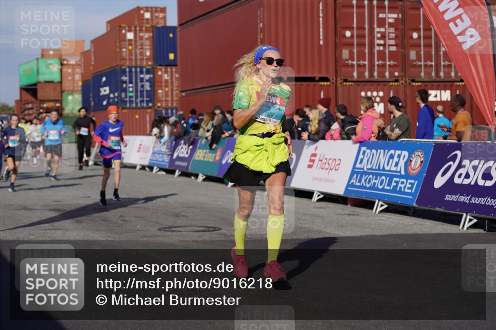 03.10.2025 - Köhlbrandbrückenlauf Michael Burmester http://msf.ph/oto/9016218 03.10.2025 10:15:34 Ziel 1390, 1492, 1565, 1752, 1879, 2017, 2118, 2368, 2454, 2929, 2996, 3069, 3219, 3220, 3580, 3725 meine-sportfotos.de