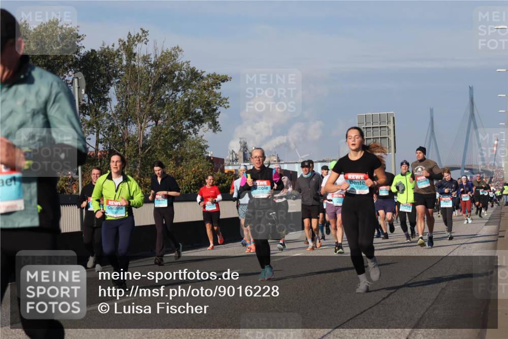 03.10.2025 - Köhlbrandbrückenlauf Luisa Fischer http://msf.ph/oto/9016228 03.10.2025 11:01:44 Position 3 2789, 125, 2172 meine-sportfotos.de