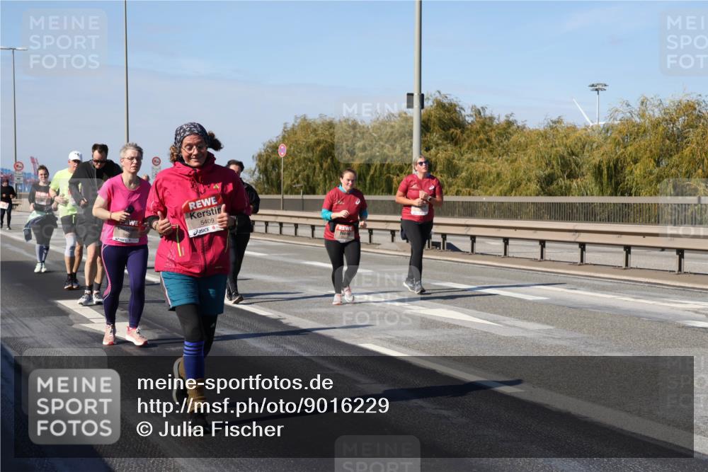 03.10.2025 - Köhlbrandbrückenlauf Julia Fischer http://msf.ph/oto/9016229 03.10.2025 13:17:15 Position 3 5409 meine-sportfotos.de
