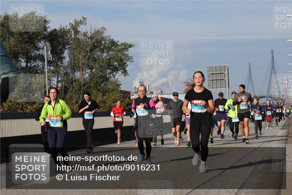 03.10.2025 - Köhlbrandbrückenlauf Luisa Fischer http://msf.ph/oto/9016231 03.10.2025 11:01:44 Position 3 3125 meine-sportfotos.de