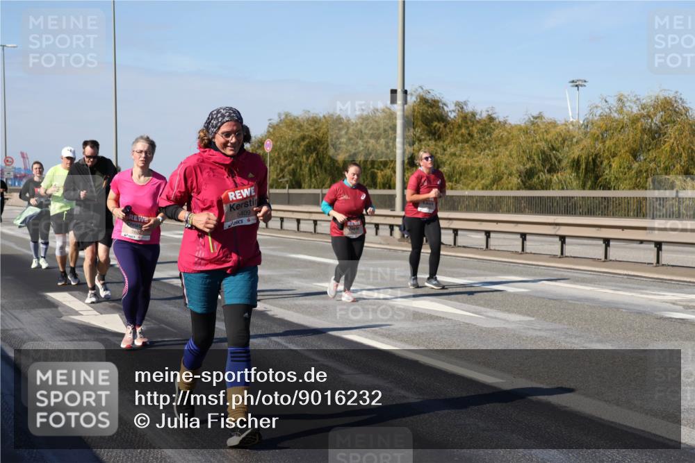 03.10.2025 - Köhlbrandbrückenlauf Julia Fischer http://msf.ph/oto/9016232 03.10.2025 13:17:15 Position 3 5632, 5409 meine-sportfotos.de