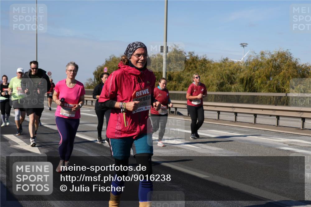 03.10.2025 - Köhlbrandbrückenlauf Julia Fischer http://msf.ph/oto/9016238 03.10.2025 13:17:16 Position 3 5632, 5409 meine-sportfotos.de